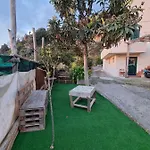 Nanninella Hh شقة *